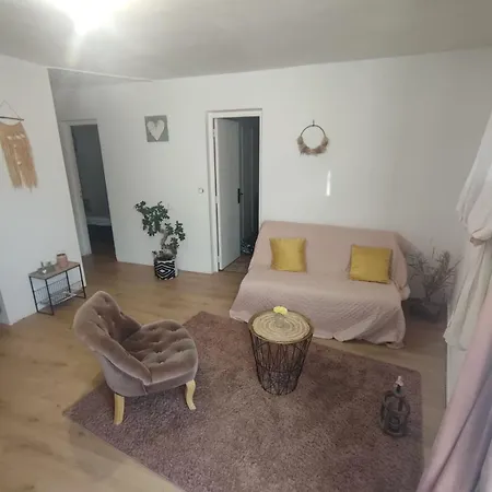 Apartment Dans Maison De Village